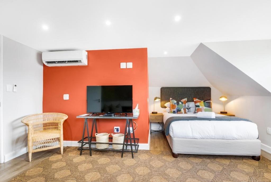 30 On Whites Guesthouse Блоемфонтейн Екстериор снимка