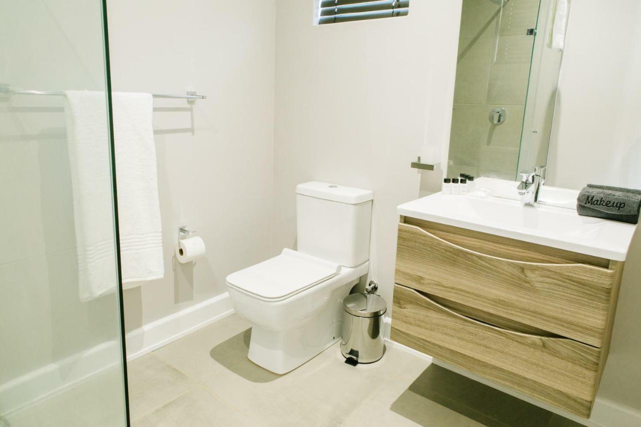30 On Whites Guesthouse Блоемфонтейн Екстериор снимка