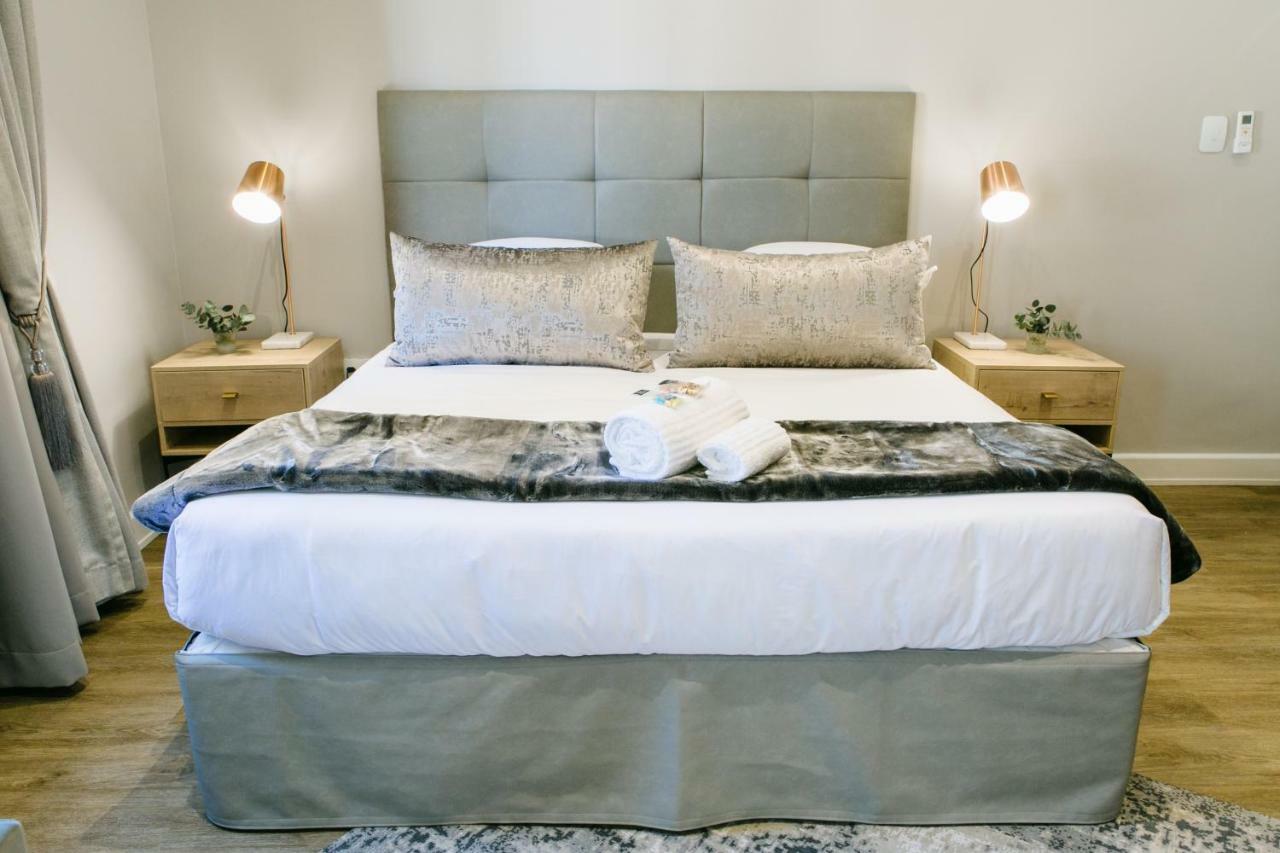 30 On Whites Guesthouse Блоемфонтейн Екстериор снимка