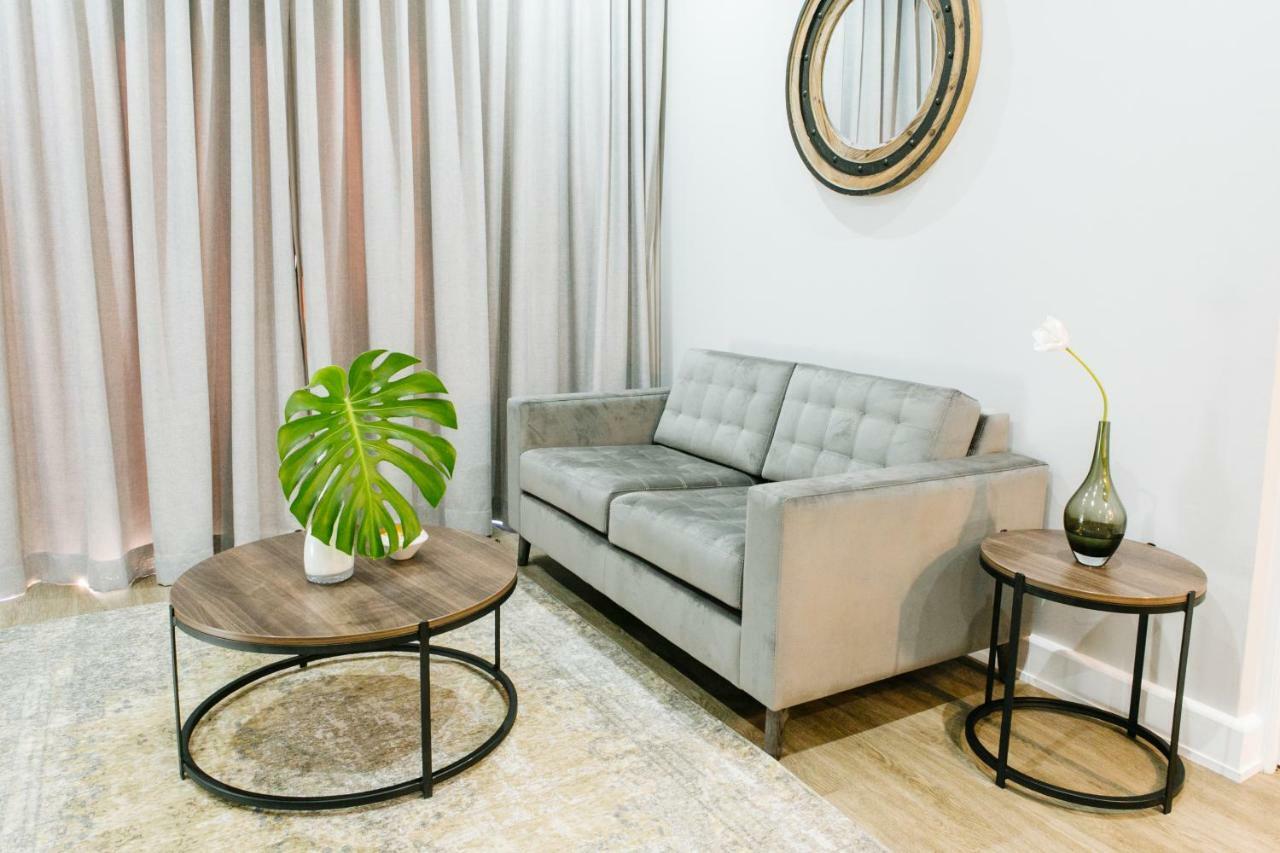 30 On Whites Guesthouse Блоемфонтейн Екстериор снимка