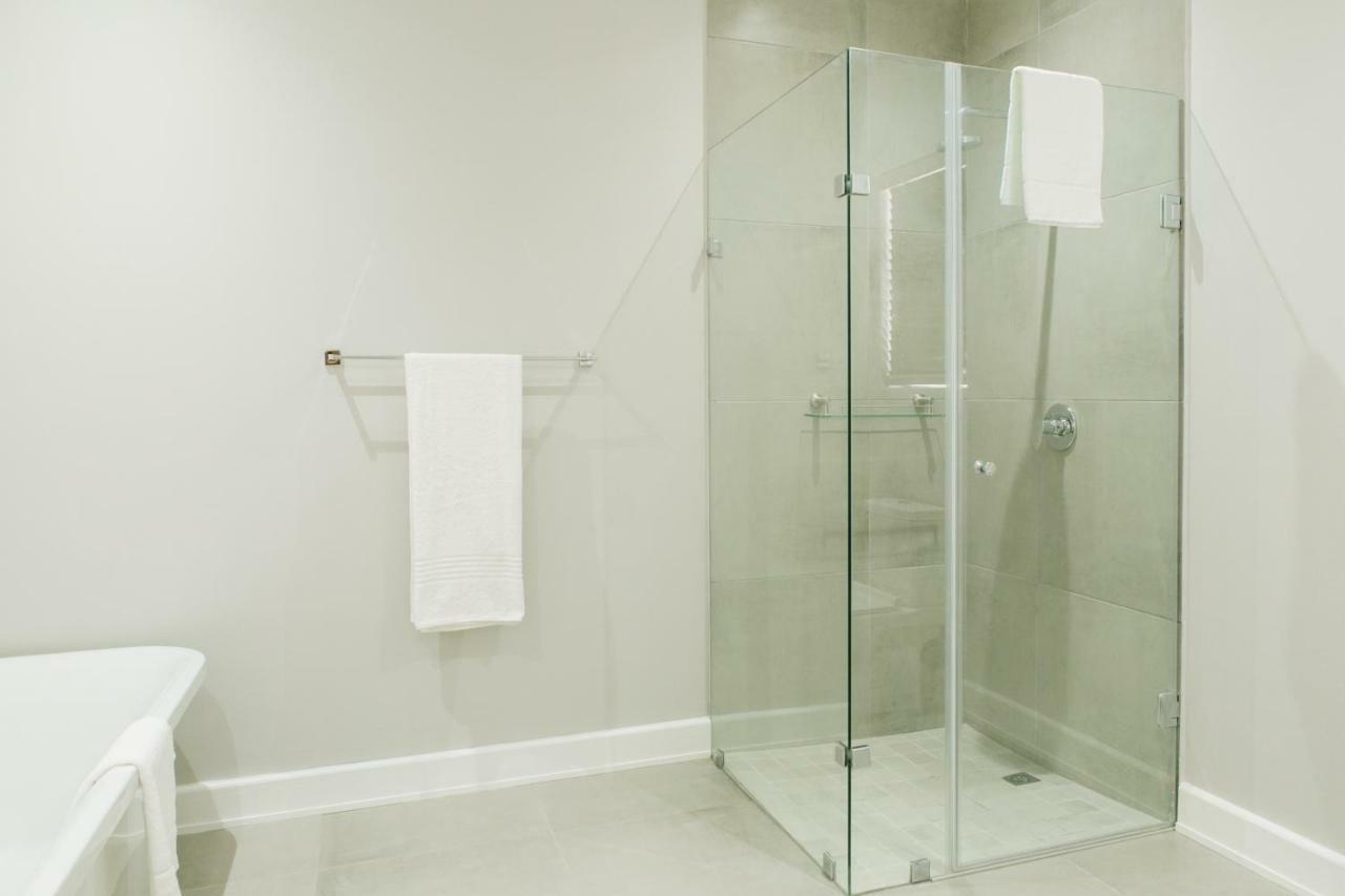 30 On Whites Guesthouse Блоемфонтейн Екстериор снимка