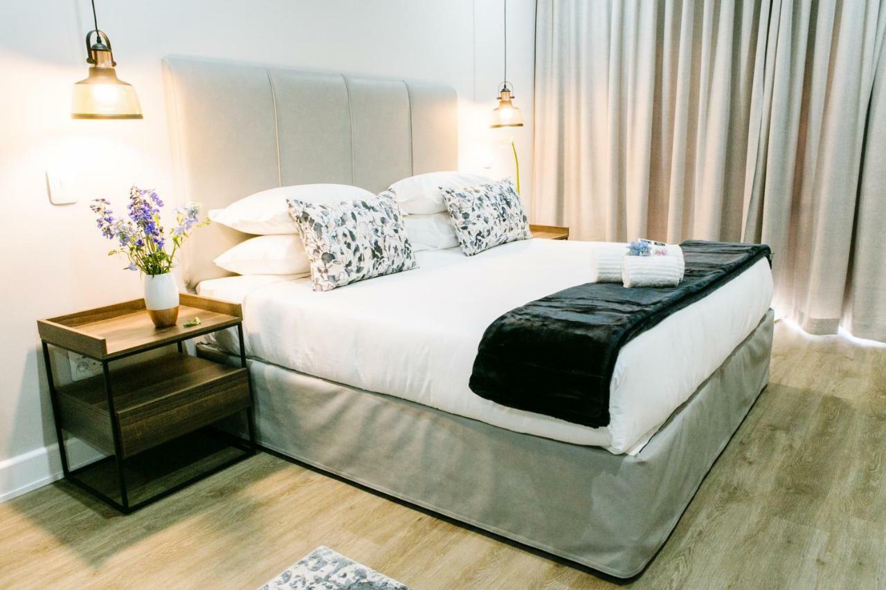 30 On Whites Guesthouse Блоемфонтейн Екстериор снимка