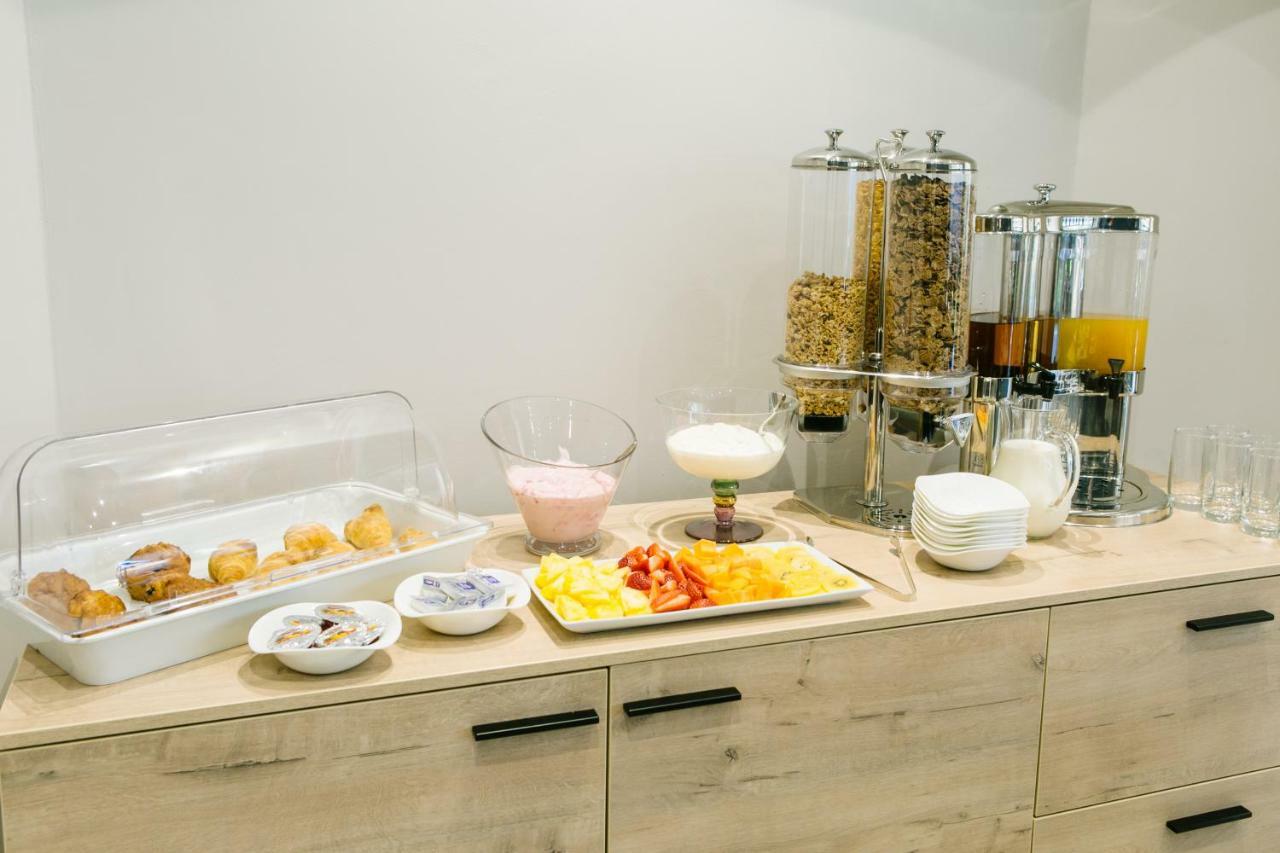 30 On Whites Guesthouse Блоемфонтейн Екстериор снимка